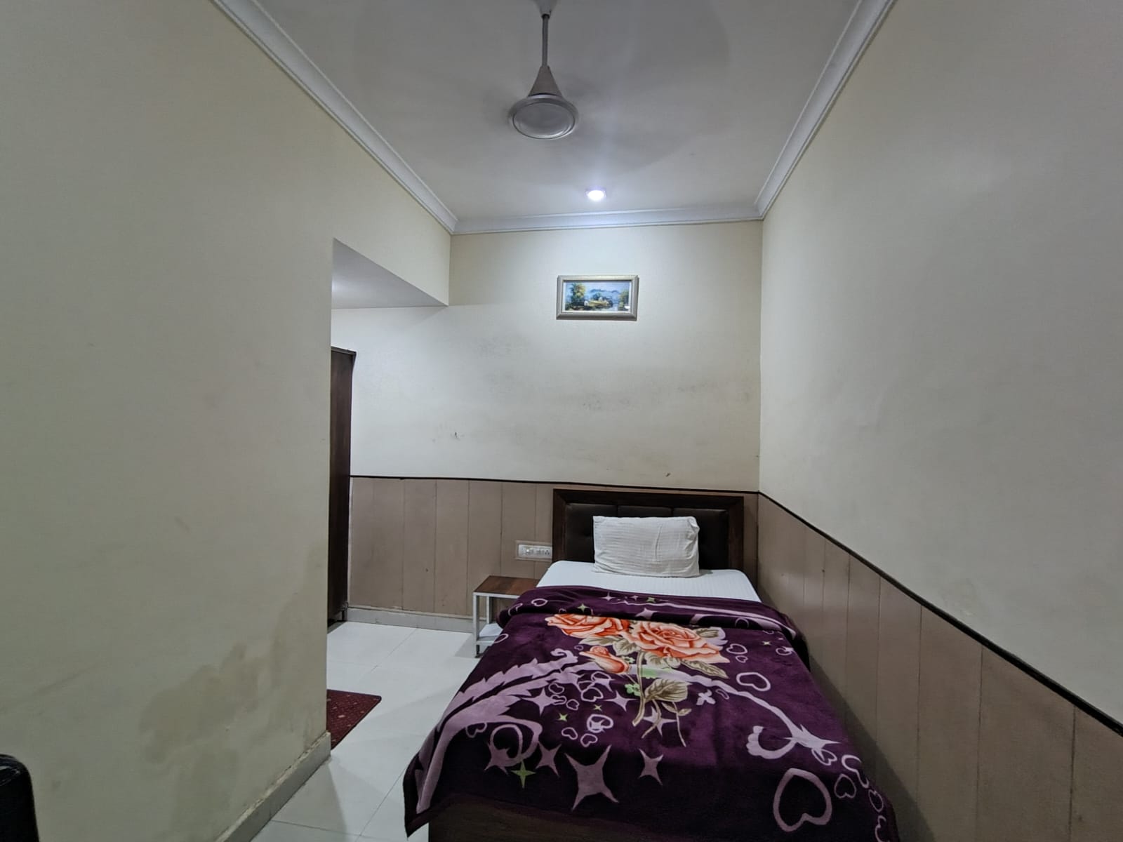 Single Bed Room